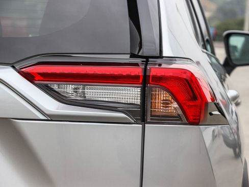 Certified 2025 Toyota RAV4 XLE AWD/4WD image 8