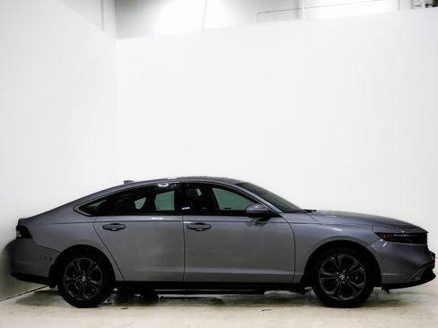 Used 2023 Honda Accord EX image 5