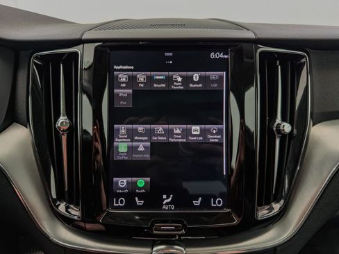 Used 2019 Volvo XC60 T5 Momentum w/ Multimedia Package AWD/4WD image 42
