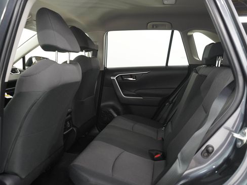 Used 2022 Toyota RAV4 XLE AWD/4WD image 14