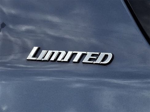 Used 2013 Toyota 4Runner Limited image 33