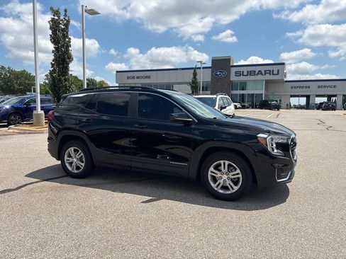 Used 2023 GMC Terrain SLE w/ Driver Convenience Package FWD image 1