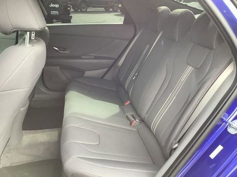 Used 2023 Hyundai Elantra SEL w/ Convenience Package image 24