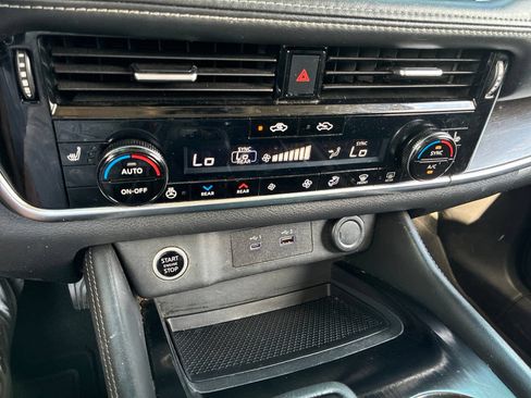 Used 2021 Nissan Rogue SL w/ Premium Package FWD image 30