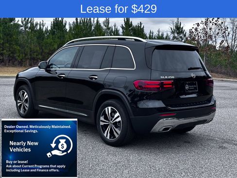 Used 2025 Mercedes-Benz GLB 250 4MATIC image 9