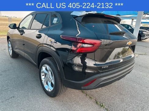 New 2026 Chevrolet Trax LS image 12