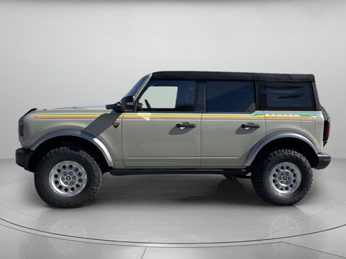 New 2025 Ford Bronco Badlands image 5