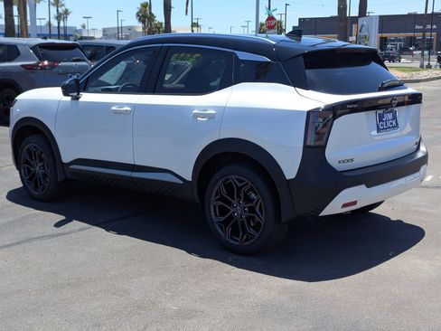 New 2026 Nissan Kicks SR FWD image 4