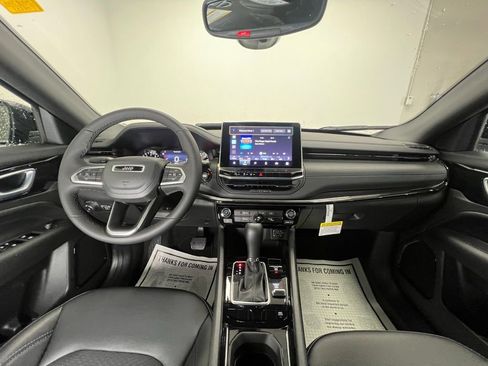 New 2026 Jeep Compass Latitude AWD/4WD image 8