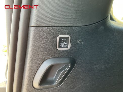 Used 2023 Jeep Wagoneer 4WD image 51