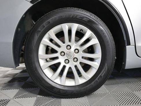 Used 2014 Toyota Sienna XLE w/ XLE Premium Package FWD image 7