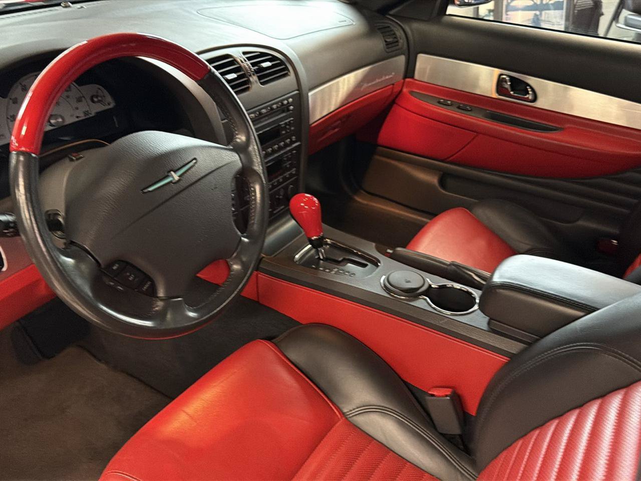 Used 2002 Ford Thunderbird RWD image 15