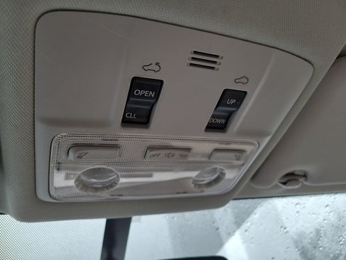 Used 2013 Toyota RAV4 XLE image 35