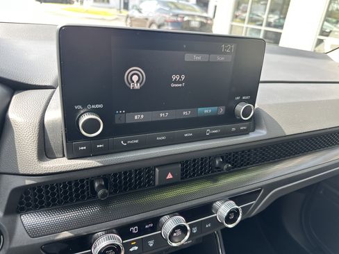 Used 2025 Honda CR-V LX image 17