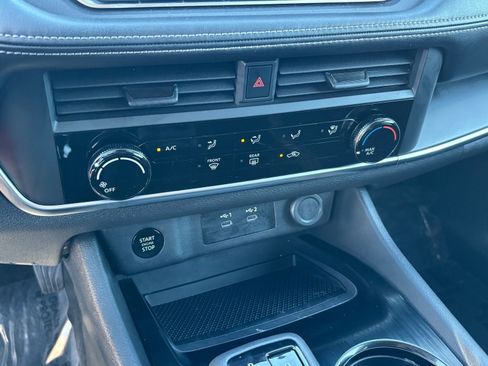 Used 2025 Nissan Rogue S image 25