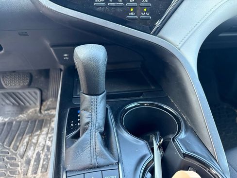 Used 2019 Toyota Camry LE FWD image 16