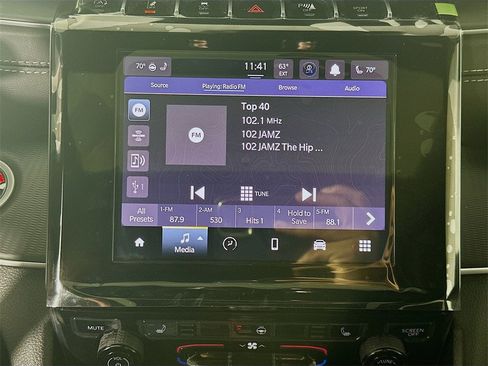 New 2025 Jeep Grand Cherokee L Laredo image 13