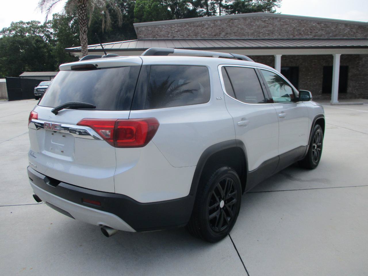 Used 2017 GMC Acadia SLT FWD image 22