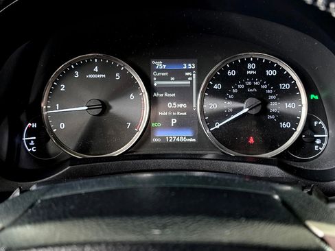 Used 2017 Lexus IS 200t w/ Premium Package RWD image 23