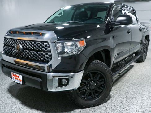 Used 2021 Toyota Tundra SR5 AWD/4WD image 32