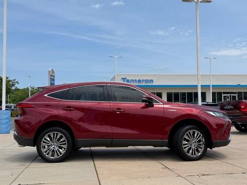 Used 2021 Toyota Venza XLE w/ Softex Package AWD/4WD image 3
