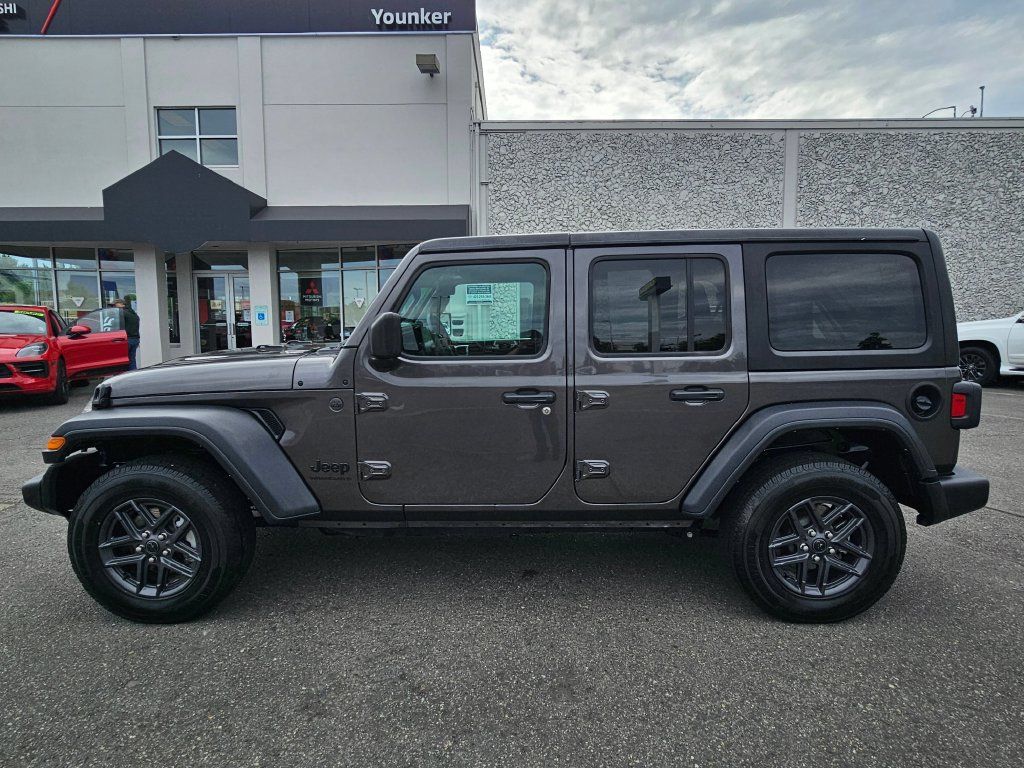 Used 2024 Jeep Wrangler Unlimited Sport AWD/4WD image 8