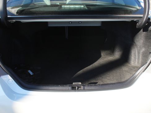 Used 2017 Toyota Camry SE w/ Moonroof Package image 8