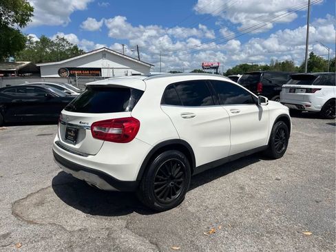 Used 2018 Mercedes-Benz GLA 250 4MATIC w/ Premium Package image 5