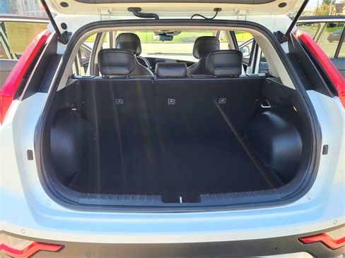 Used 2023 Kia Niro EX image 23
