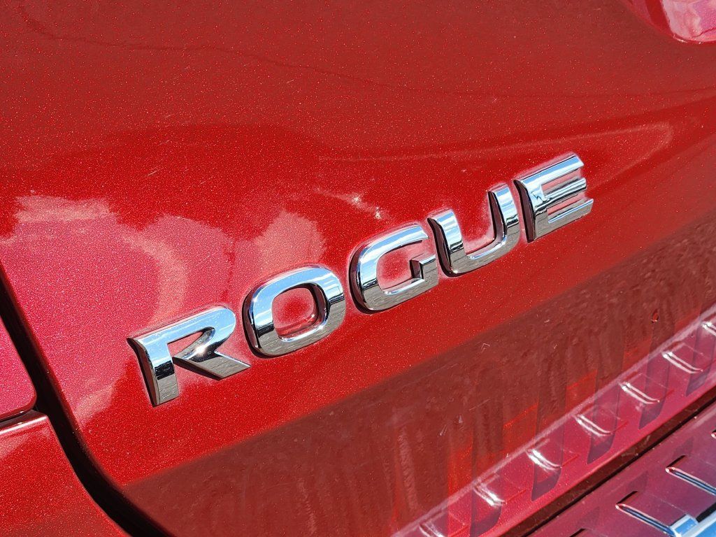 Used 2016 Nissan Rogue SL w/ SL Premium Package FWD image 31
