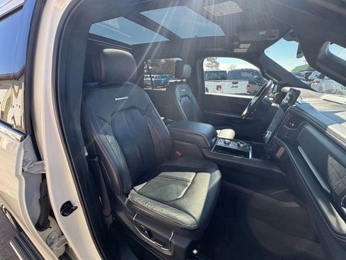 Used 2022 Ford Expedition Platinum image 30