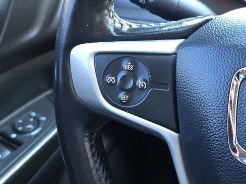 Used 2020 GMC Acadia SLT image 29