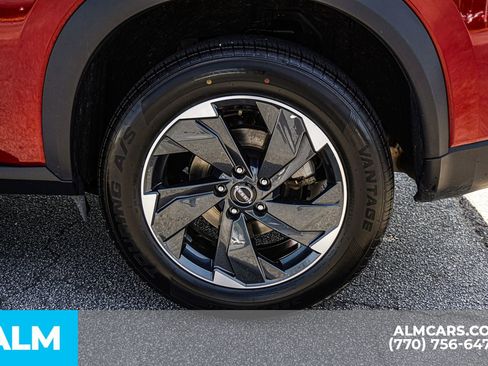 Used 2025 Nissan Rogue SV image 16