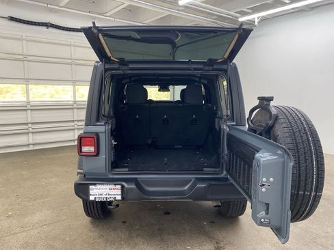 Used 2024 Jeep Wrangler Sport S image 27