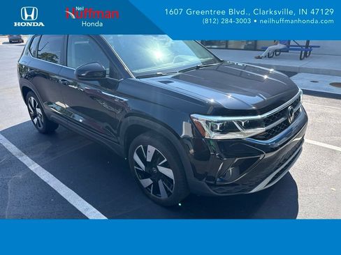 Used 2024 Volkswagen Taos SEL AWD/4WD image 1
