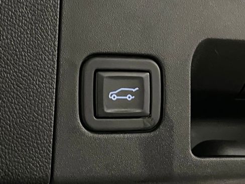 Used 2023 Cadillac XT4 Premium Luxury image 39