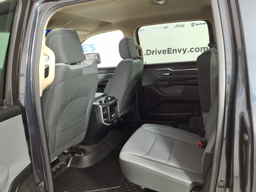 Used 2020 RAM 1500 Big Horn AWD/4WD image 9