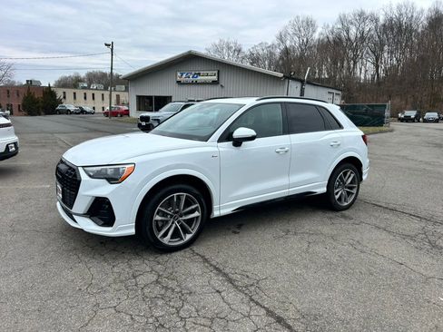 Used 2022 Audi Q3 2.0T Premium image 2