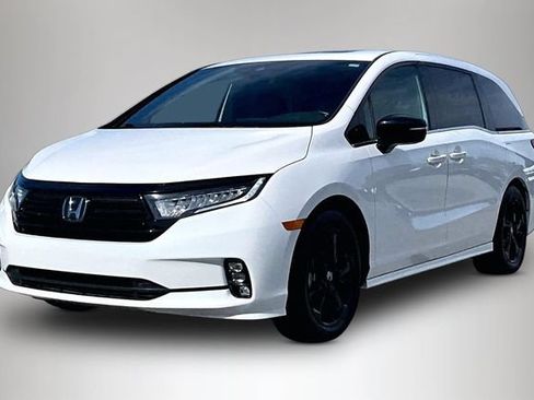 Used 2024 Honda Odyssey Sport image 2