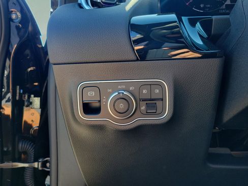 Certified 2025 Mercedes-Benz GLA 250 image 13