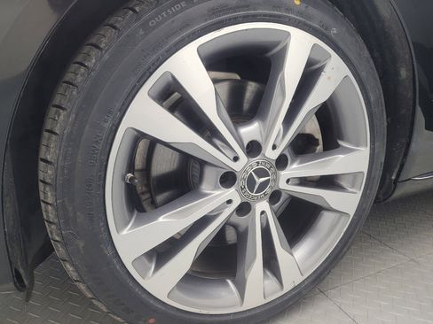 Used 2018 Mercedes-Benz C 300 Sedan w/ Premium Package image 31