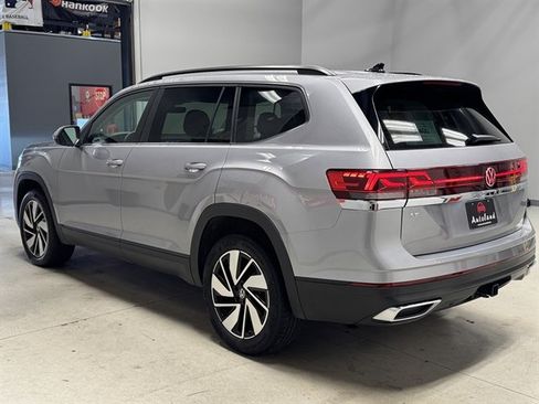 Used 2025 Volkswagen Atlas SE FWD image 6