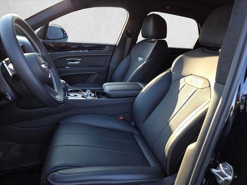 Used 2024 Bentley Bentayga AWD/4WD image 17