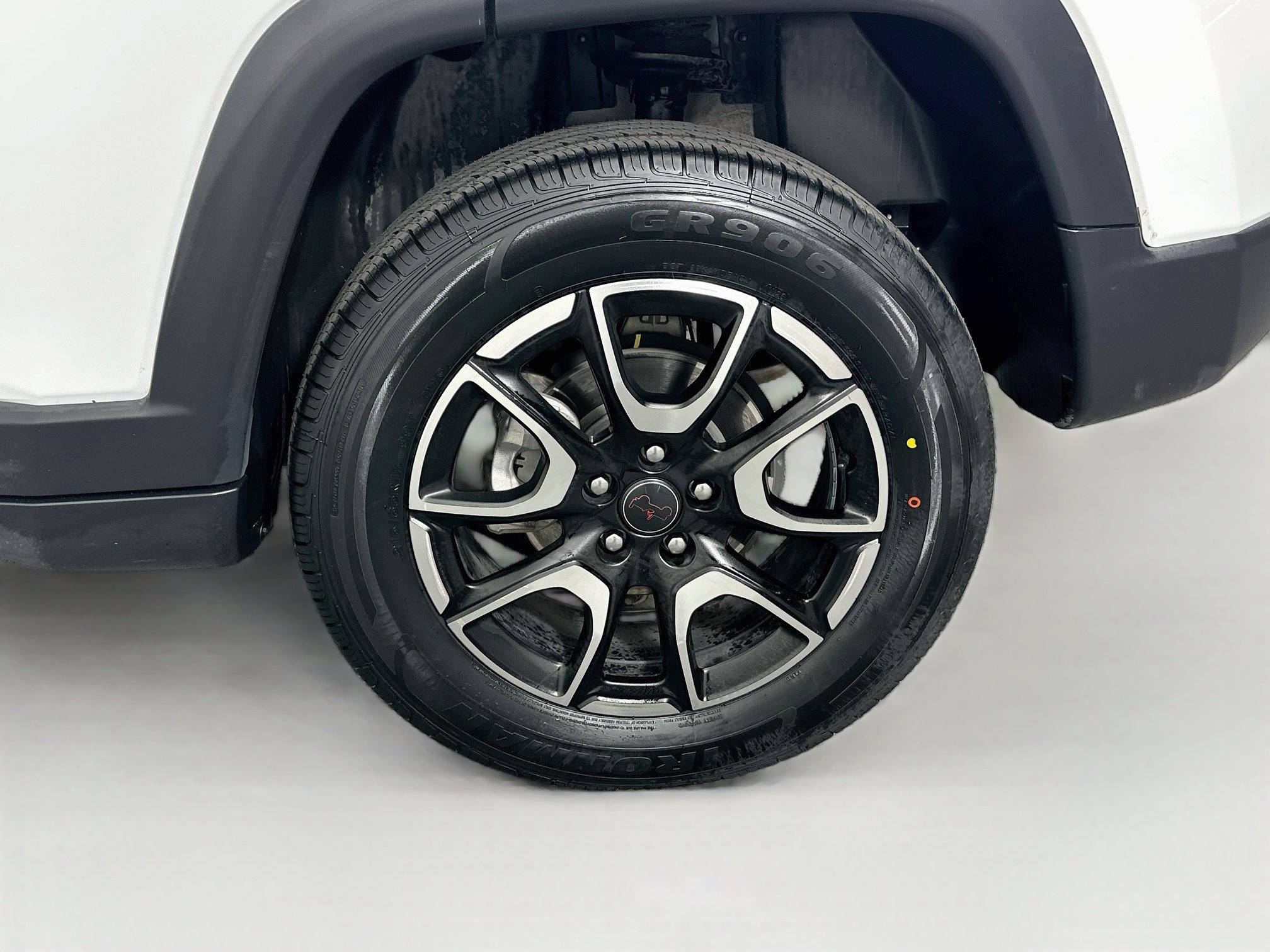 Used 2025 Jeep Compass Trailhawk AWD/4WD image 11