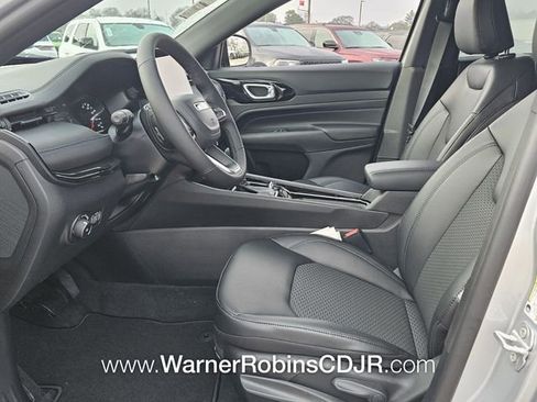 New 2026 Jeep Compass Latitude image 5