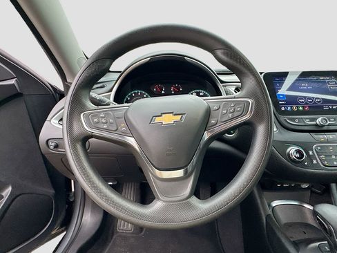 Used 2025 Chevrolet Malibu LT image 11
