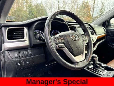 Used 2019 Toyota Highlander AWD Hybrid image 13