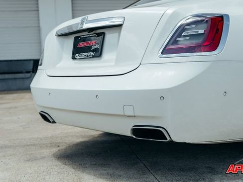 Used 2022 Rolls-Royce Ghost w/ Ghost Package image 31