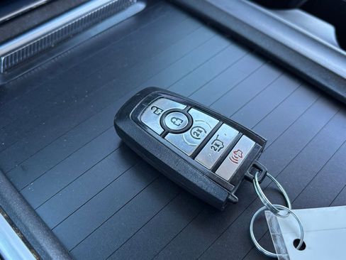 Used 2025 Ford Expedition Platinum AWD/4WD image 28