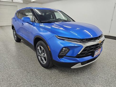 Used 2026 Chevrolet Blazer LT FWD image 3